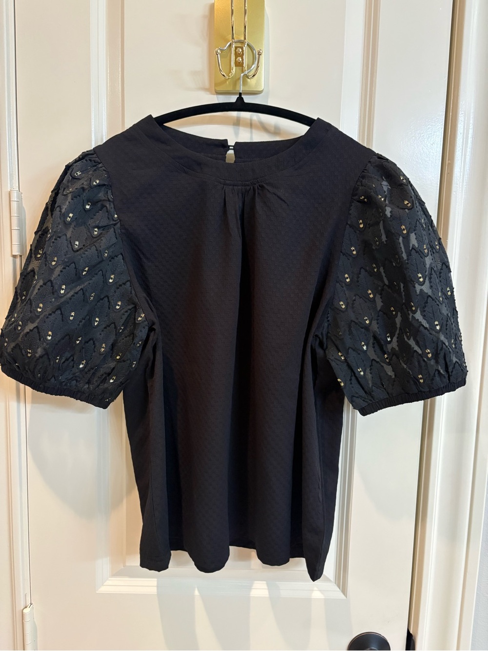 Voy Women's Black Puff Sleeve Top